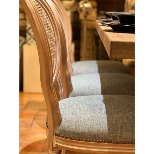 tyrkysove jedalenska stolicka mediteran vintage klasicky caluneny nabytok na mieru budapest lameridiana zariadenie.jpg